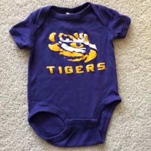 (4 for $20) LSU onesie size 6 month